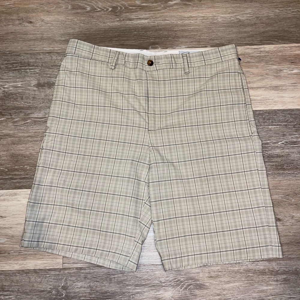 Mens Greg Norman Khaki Shorts Size 34 Tan Plaid Like New Stripes Boxes Party